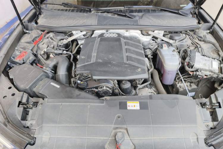 Used Audi A6L 2022 40 TFSI Luxury Dynamic Model Engine Bay