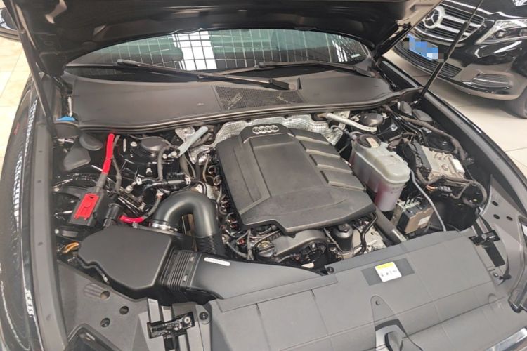 Used Audi A6L 2022 40 TFSI Luxury Dynamic Model Engine Bay