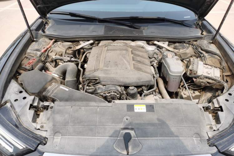 Used Audi A6L 2022 40 TFSI Luxury Dynamic Model Engine Bay