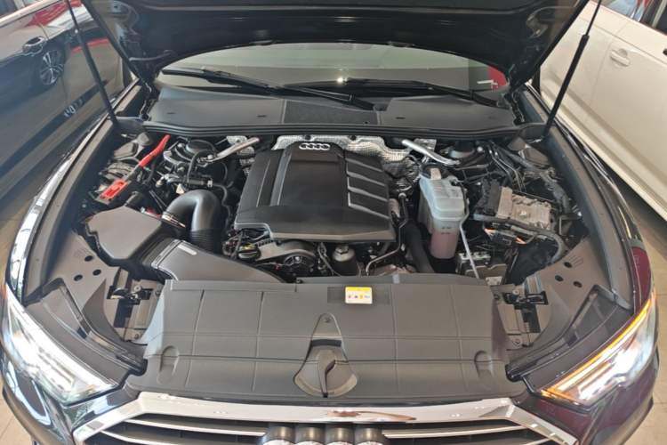 Used Audi A6L 2022 40 TFSI Luxury Dynamic Model Engine Bay