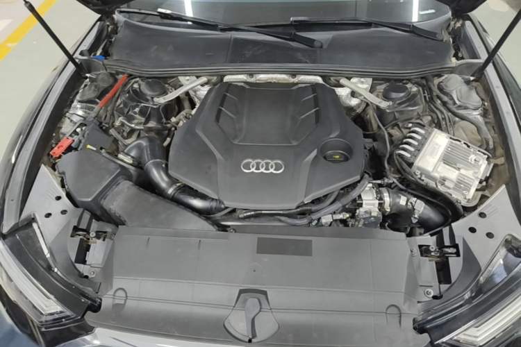 Used Audi A6L 2022 55 TFSI quattro Flagship Dynamic Model Engine Bay