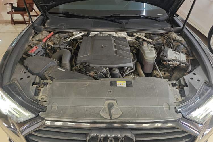 Used Audi A6L 2022 40 TFSI Luxury Dynamic Model Engine Bay