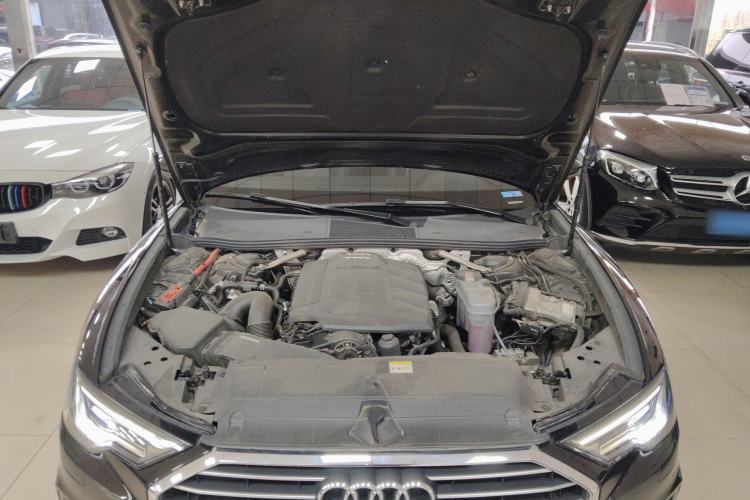 Used Audi A6L 2022 40 TFSI Luxury Dynamic Model Engine Bay