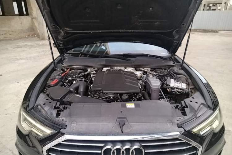 Used Audi A6L 2022 40 TFSI Luxury Dynamic Model Engine Bay