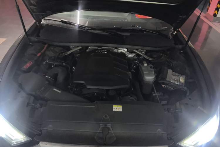 Used Audi A6L 2022 40 TFSI Luxury Dynamic Model Engine Bay