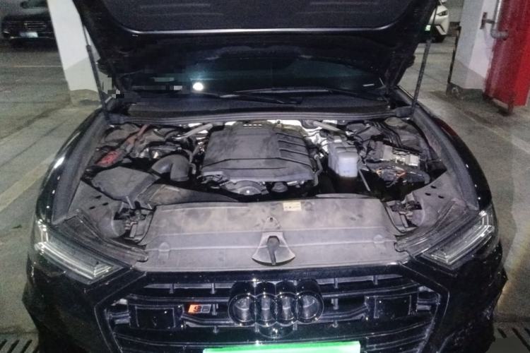 Used Audi A6L 2022 40 TFSI Luxury Dynamic Model Engine Bay