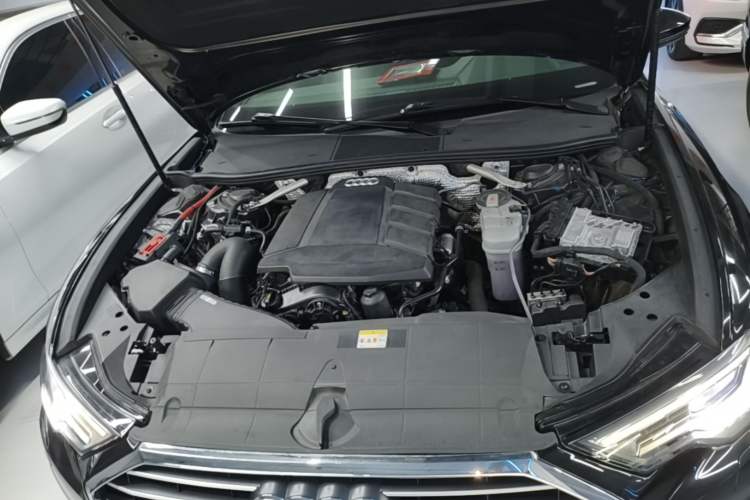 Used Audi A6L 2022 40 TFSI Luxury Dynamic Model Engine Bay