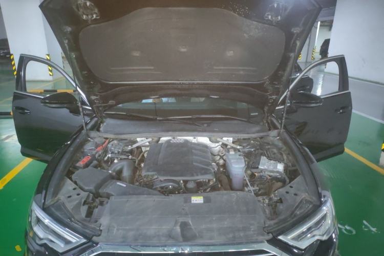 Used Audi A6L 2022 40 TFSI Luxury Dynamic Model Engine Bay