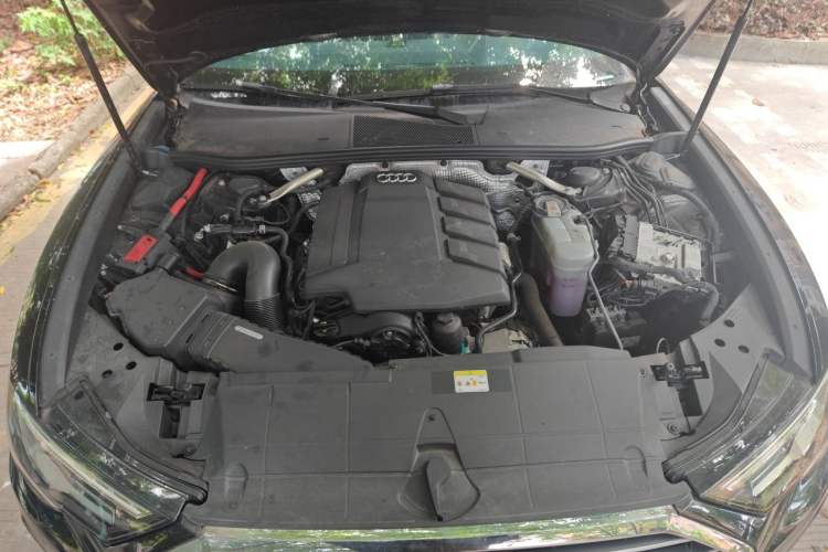 Used Audi A6L 2022 40 TFSI Luxury Dynamic Model Engine Bay