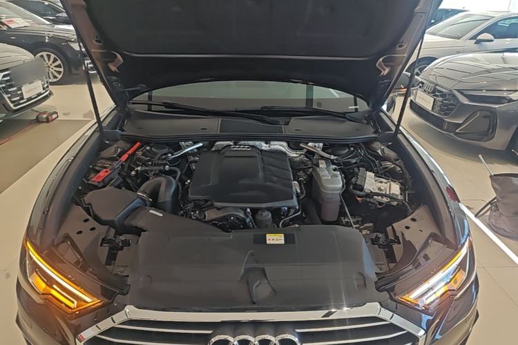 Used Audi A6L 2022 40 TFSI Luxury Dynamic Model Engine Bay