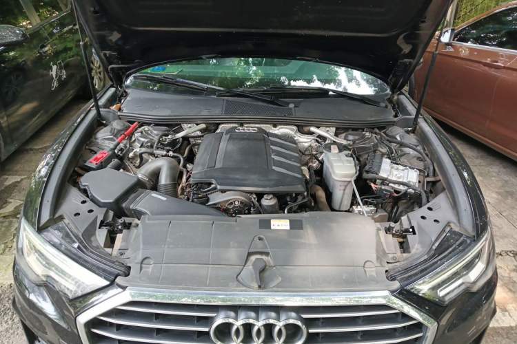 Used Audi A6L 2022 40 TFSI Luxury Dynamic Model Engine Bay
