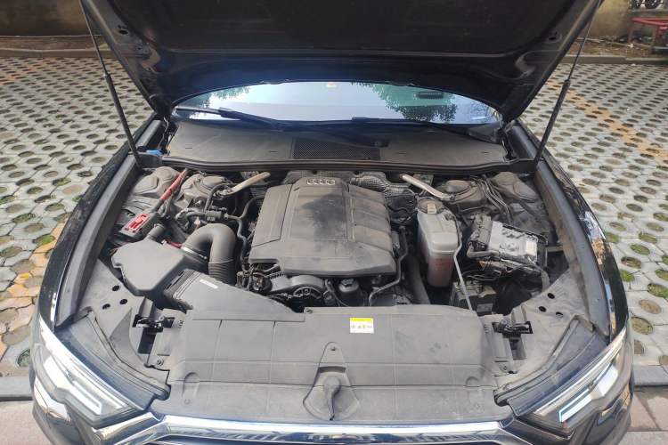 Used Audi A6L 2022 40 TFSI Luxury Dynamic Model Engine Bay