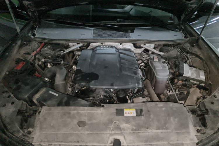 Used Audi A6L 2022 40 TFSI Luxury Dynamic Model Engine Bay