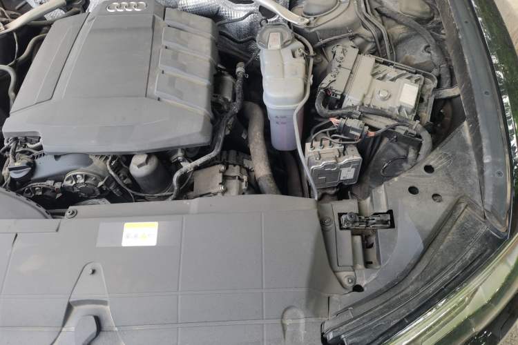 Used Audi A6L 2022 40 TFSI Luxury Prestige Edition Engine Bay Left