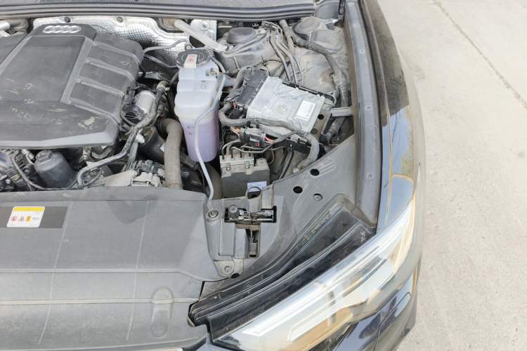 Used Audi A6L 2022 40 TFSI Luxury Dynamic Model Engine Bay Left