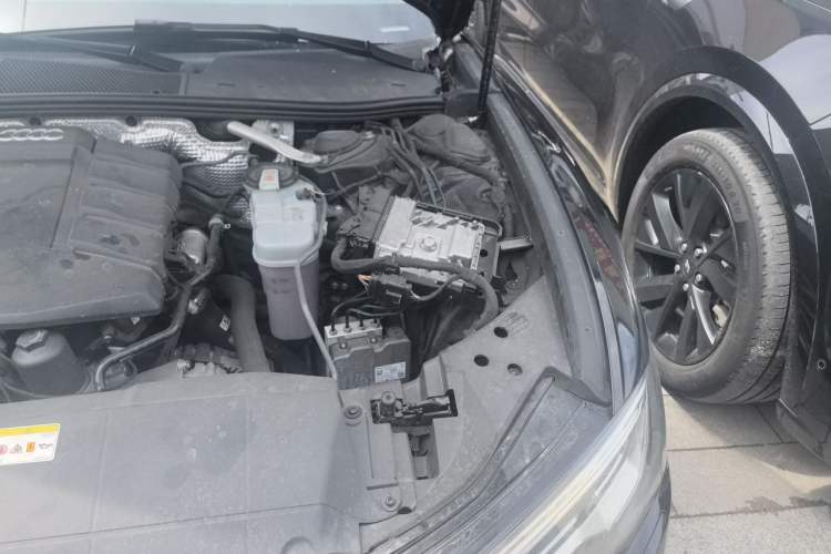 Used Audi A6L 2022 40 TFSI Luxury Prestige Edition Engine Bay Left