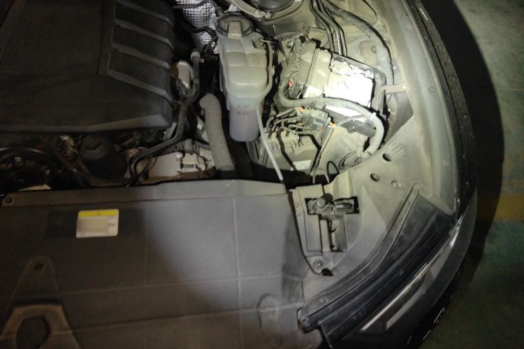 Used Audi A6L 2022 40 TFSI Luxury Prestige Edition Engine Bay Left