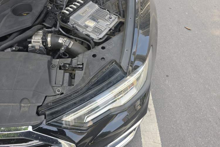 Used Audi A6L 2022 55 TFSI quattro Prestige Dynamic Edition Engine Bay Left