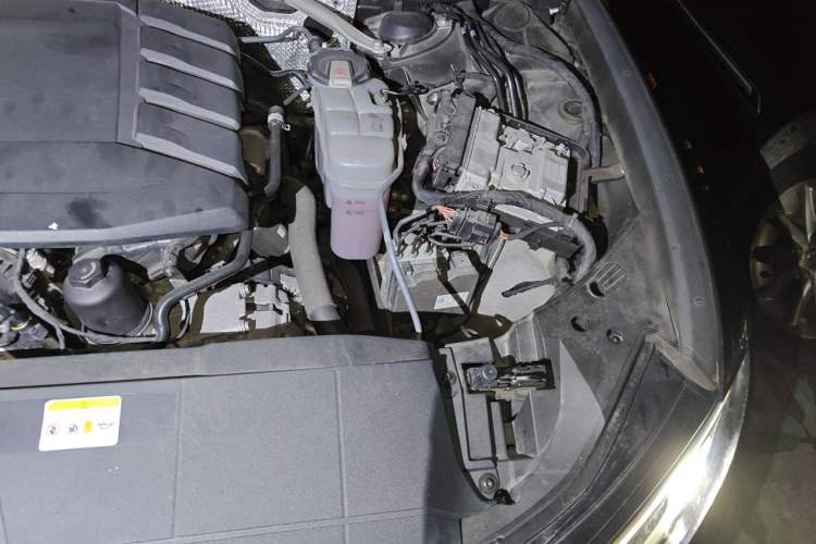 Used Audi A6L 2022 45 TFSI Prestige Elegant Edition Engine Bay Left
