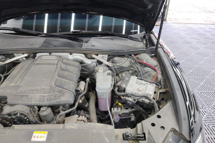Used Audi A6L 2022 45 TFSI Prestige Dynamic Edition Engine Bay Left