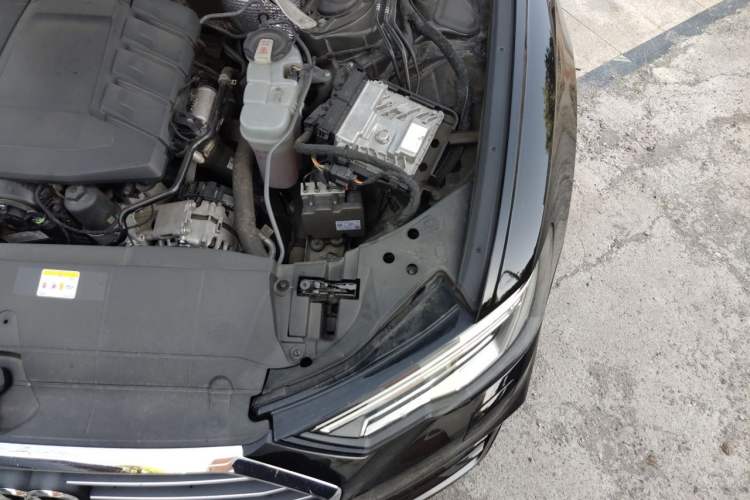 Used Audi A6L 2022 45 TFSI Prestige Dynamic Edition Engine Bay Left