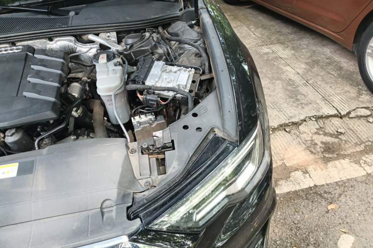 Used Audi A6L 2022 40 TFSI Luxury Dynamic Model Engine Bay Left