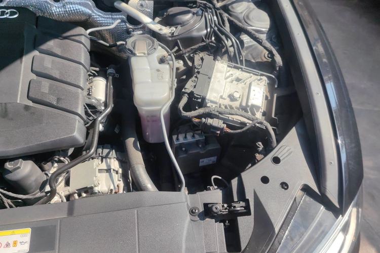 Used Audi A6L 2022 40 TFSI Luxury Dynamic Model Engine Bay Left