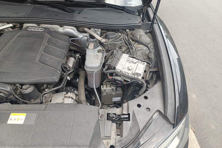 Used Audi A6L 2022 45 TFSI Prestige Dynamic Edition Engine Bay Left