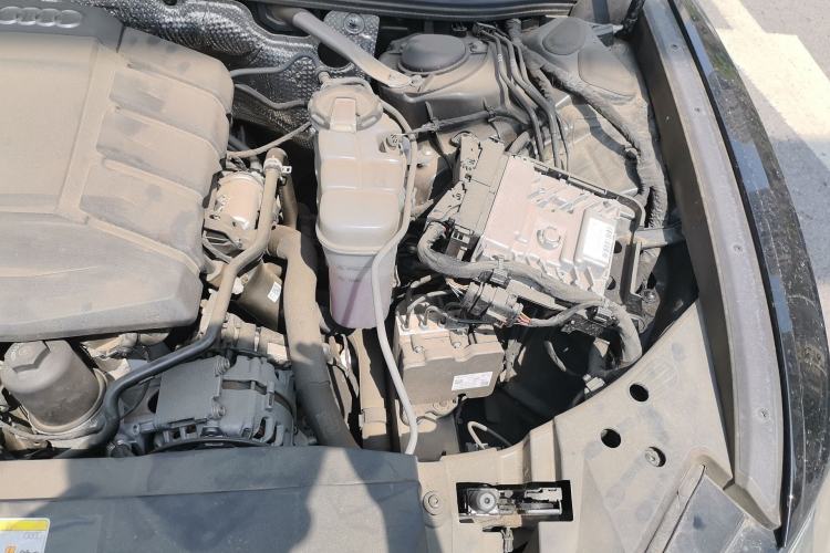 Used Audi A6L 2022 40 TFSI Luxury Dynamic Model Engine Bay Left