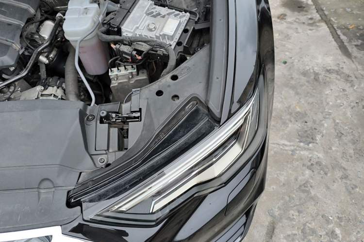 Used Audi A6L 2022 45 TFSI Prestige Dynamic Edition Engine Bay Left