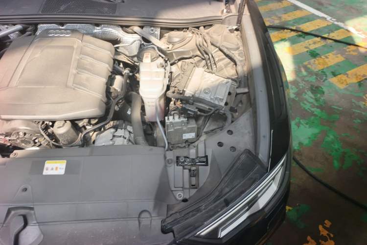 Used Audi A6L 2022 45 TFSI Prestige Dynamic Edition Engine Bay Left