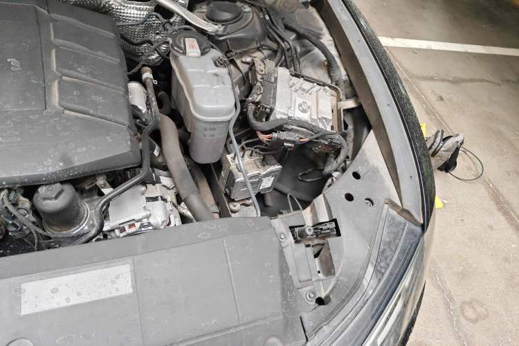Used Audi A6L 2022 40 TFSI Luxury Dynamic Model Engine Bay Left