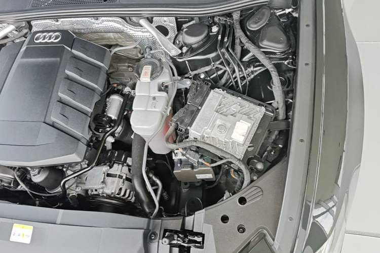 Used Audi A6L 2022 40 TFSI Luxury Dynamic Model Engine Bay Left