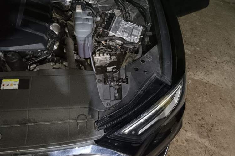 Used Audi A6L 2022 45 TFSI Prestige Dynamic Edition Engine Bay Left