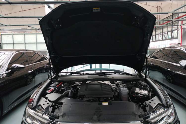 Used Audi A6L 2022 40 TFSI Luxury Dynamic Model Engine Bay