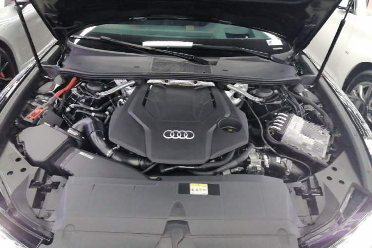 Used Audi A6L 2022 55 TFSI quattro Flagship Dynamic Model Engine Bay