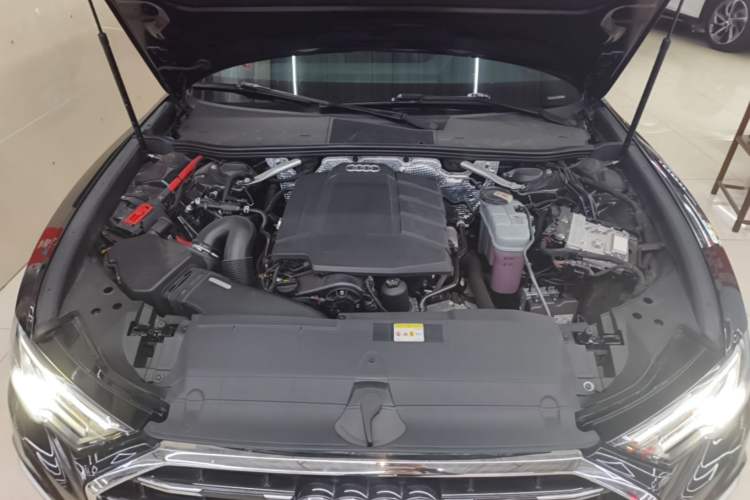 Used Audi A6L 2022 40 TFSI Luxury Dynamic Model Engine Bay