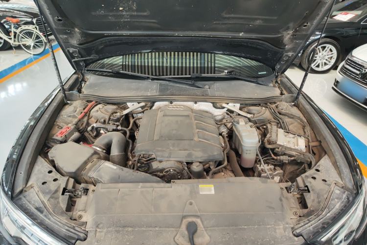 Used Audi A6L 2022 40 TFSI Luxury Dynamic Model Engine Bay