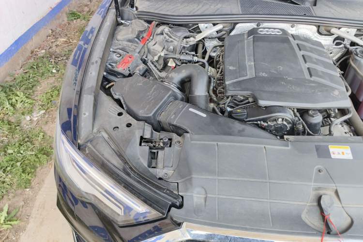 Used Audi A6L 2022 40 TFSI Luxury Dynamic Model Engine Bay Right