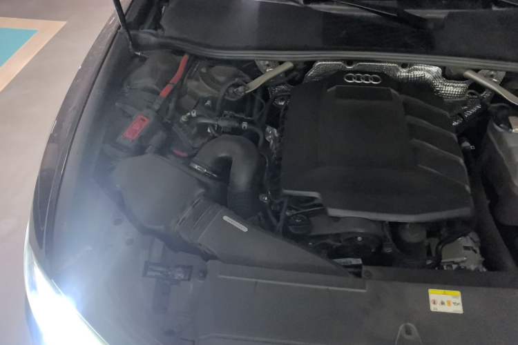 Used Audi A6L 2022 40 TFSI Luxury Dynamic Model Engine Bay Right