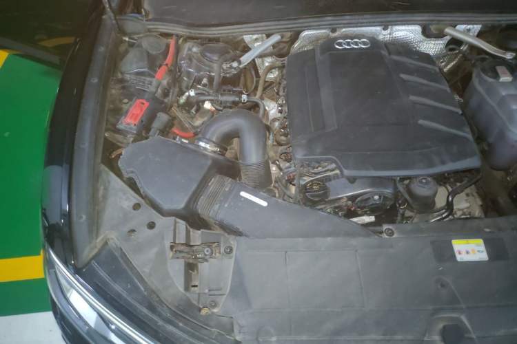 Used Audi A6L 2022 40 TFSI Luxury Dynamic Model Engine Bay Right