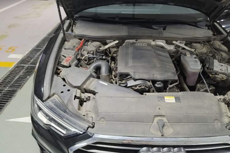 Used Audi A6L 2022 40 TFSI Luxury Dynamic Model Engine Bay Right
