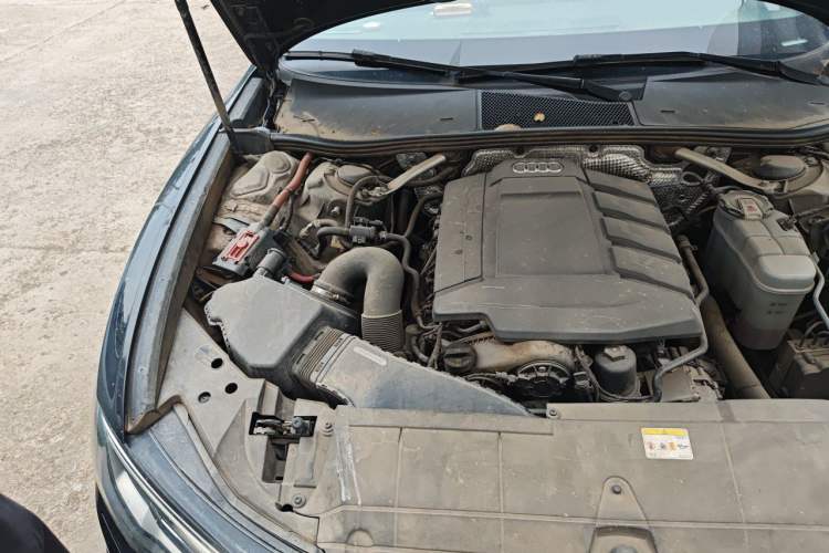 Used Audi A6L 2022 40 TFSI Luxury Dynamic Model Engine Bay Right
