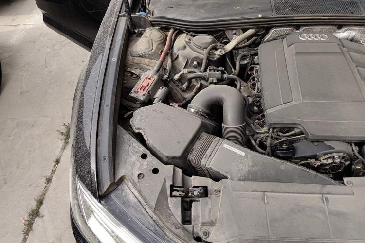 Used Audi A6L 2022 40 TFSI Luxury Dynamic Model Engine Bay Right