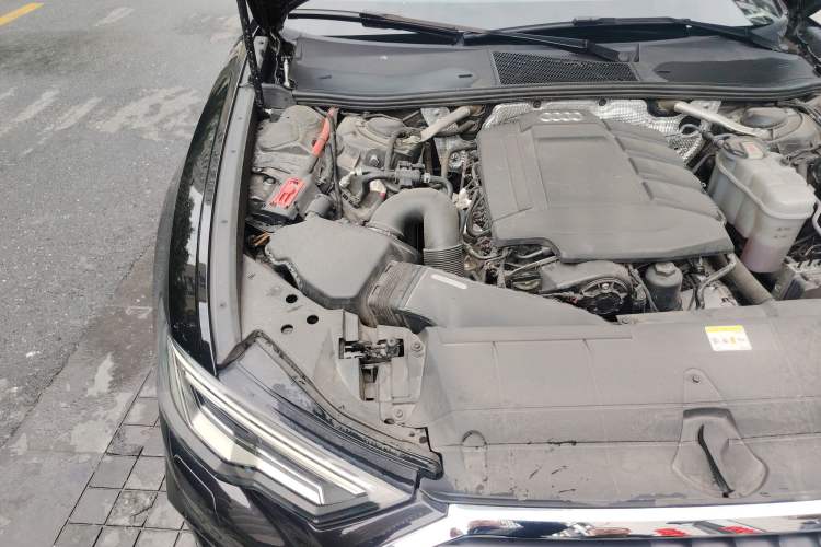 Used Audi A6L 2022 40 TFSI Luxury Dynamic Model Engine Bay Right