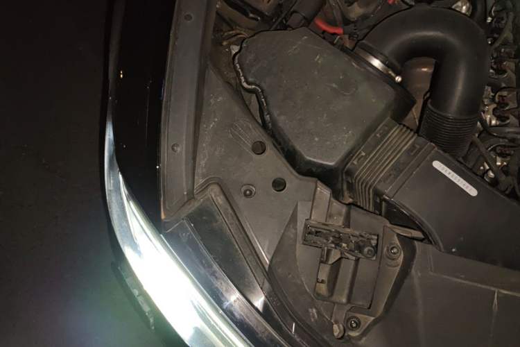 Used Audi A6L 2022 40 TFSI Luxury Dynamic Model Engine Bay Right