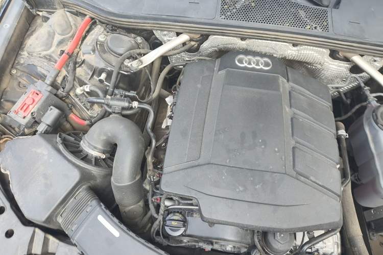 Used Audi A6L 2022 40 TFSI Luxury Dynamic Model Engine Bay Right