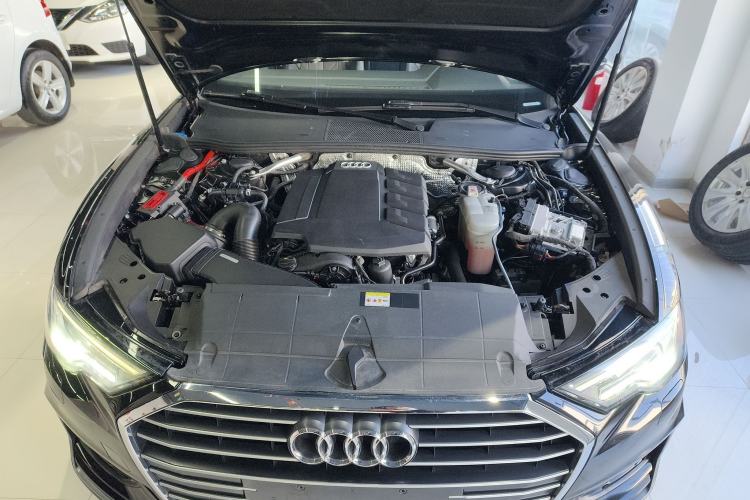 Used Audi A6L 2022 40 TFSI Luxury Dynamic Model Engine Bay