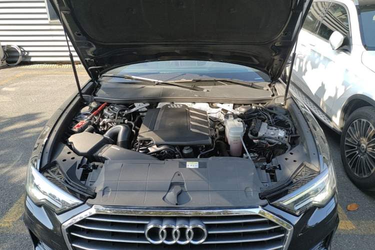 Used Audi A6L 2022 40 TFSI Luxury Dynamic Model Engine Bay