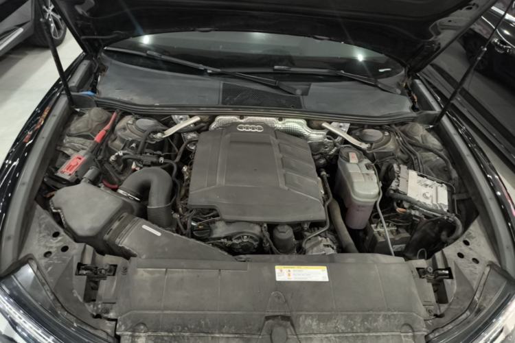 Used Audi A6L 2022 40 TFSI Luxury Dynamic Model Engine Bay